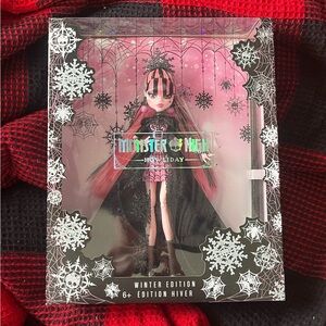 Monster High 2022 Howliday Winter Edition Draculaura